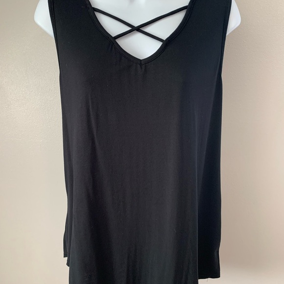 BOMBOM Black Sleeveless Top with Crisscross Detail - Picture 16 of 16